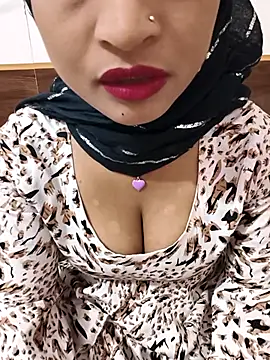 Snapshot of Itz_Mayra_ chatting on November 12, 2025, 6:28 am Itz Mayra online show from November 12, 2025, 6:28 am