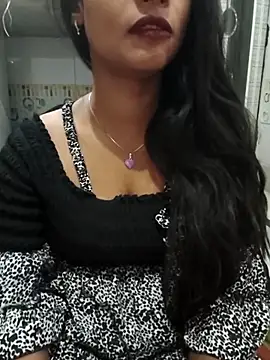 Snapshot of Itz_Mayra_ chatting on November 20, 2025, 5:46 pm Itz Mayra online show from November 20, 2025, 5:46 pm