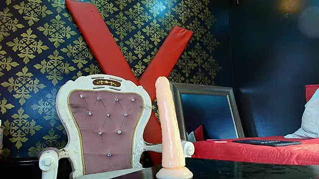 elinne hendrix  online show from September 30, 2025, 1:28 pm