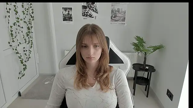 NeyliDream online show from May 29, 2026, 12:44 pm