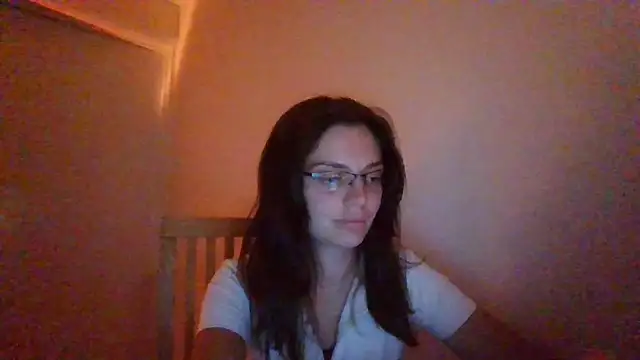 Snapshot of Zerinaa chatting on July 8, 2026, 9:15 pm Zerinaa online show from July 8, 2026, 9:15 pm