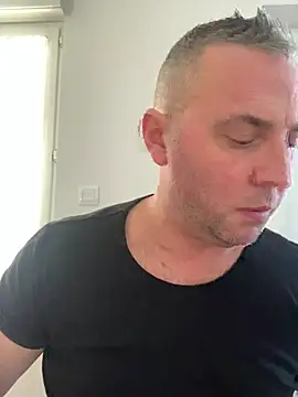 Snapshot of Marronglace1 chatting on March 4, 2026, 9:39 am Marronglace1 online show from March 4, 2026, 9:39 am