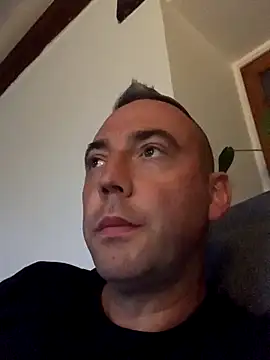 Marronglace1 online show from September 24, 2025, 6:31 am