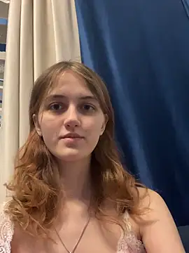 dreamy pollyyy online show from February 8, 2026, 5:32 pm