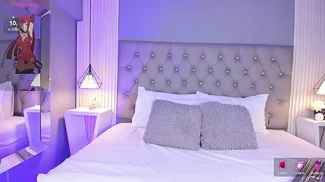 LunaBloomn online show from December 3, 2025, 5:12 pm