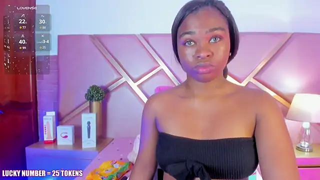 SophieSinclair online show from November 1, 2025, 12:43 pm