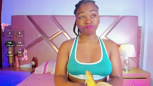 SophieSinclair online show from September 19, 2025, 12:31 pm