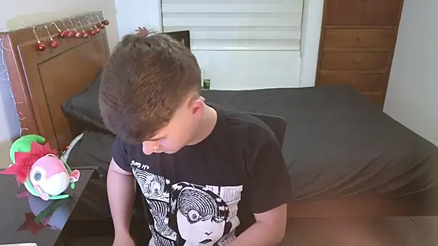 tightncuteass online show from November 12, 2025, 10:57 pm