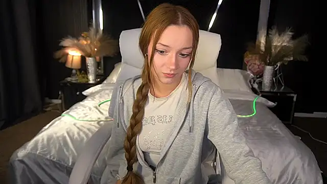 FoxyMayy online show from November 9, 2025, 9:08 pm