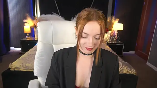 FoxyMayy online show from July 4, 2026, 1:04 pm