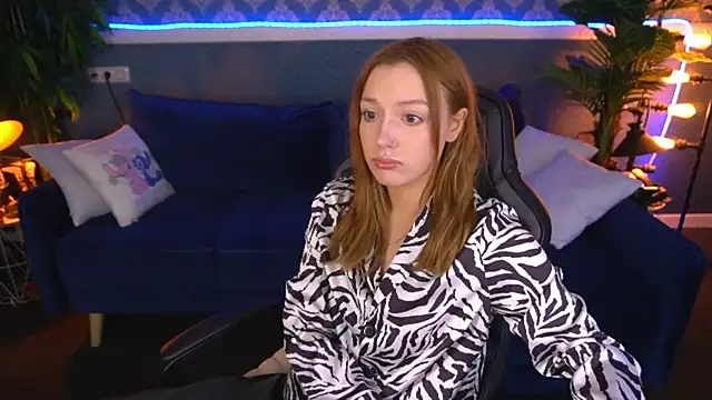 FoxyMayy online show from July 19, 2026, 7:21 pm