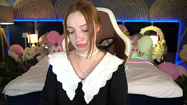 FoxyMayy online show from July 6, 2026, 7:16 pm