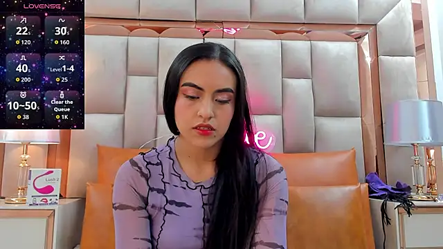 Leslie Bussh  online show from September 18, 2025, 9:29 pm