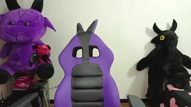 Snapshot of Kiiokapop__ chatting on October 3, 2025, 6:48 am Kiiokapop online show from October 3, 2025, 6:48 am