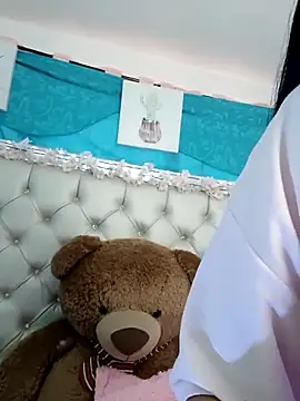 ZARAY 1118 online show from October 8, 2025, 7:03 pm