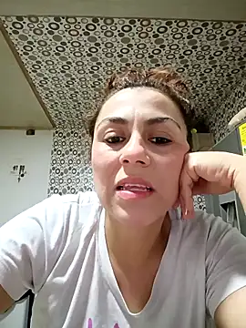 vanessa-titisM online show from September 25, 2025, 3:45 am