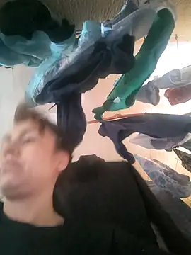 vanessa-titisM online show from April 24, 2026, 9:28 pm