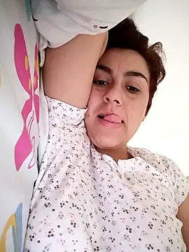 vanessa-titisM online show from September 14, 2025, 2:28 pm