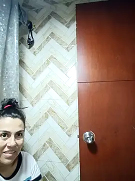 vanessa-titisM online show from January 7, 2026, 2:27 am