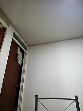 vanessa-titisM online show from December 4, 2025, 3:05 am