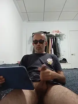 EmilioTaladdro online show from June 13, 2026, 9:46 pm