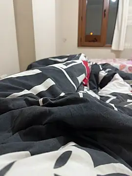 LAZ3R1 online show from September 21, 2025, 9:42 pm