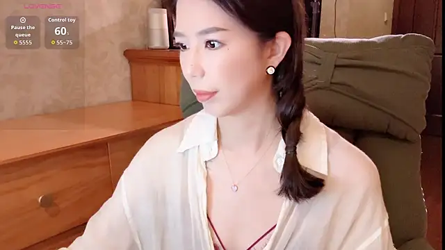 miss-lin online show from April 15, 2026, 2:10 pm