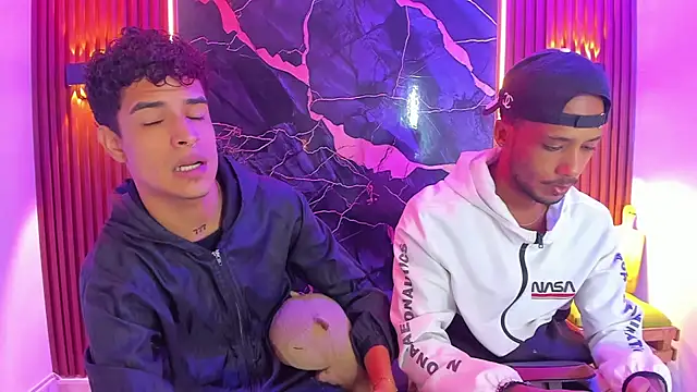 Lucky boys  X online show from October 16, 2025, 1:41 pm