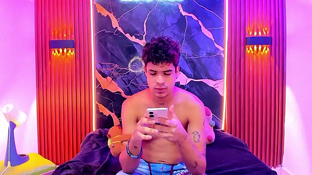 Lucky boys  X online show from February 26, 2026, 11:54 am