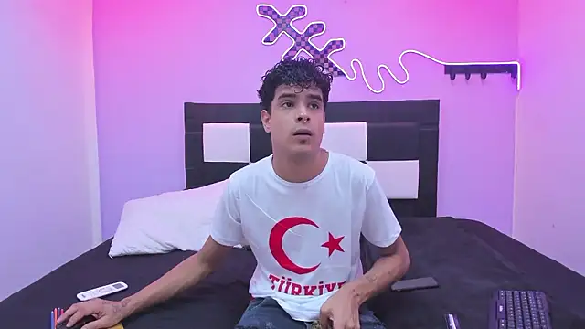 Lucky boys  X online show from January 9, 2026, 8:05 pm