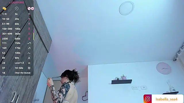 isabella sea  online show from September 20, 2025, 1:21 am