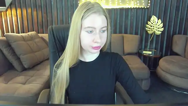 Alina Blonde online show from March 27, 2026, 6:33 am