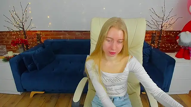 Alina Blonde online show from December 18, 2025, 6:40 am