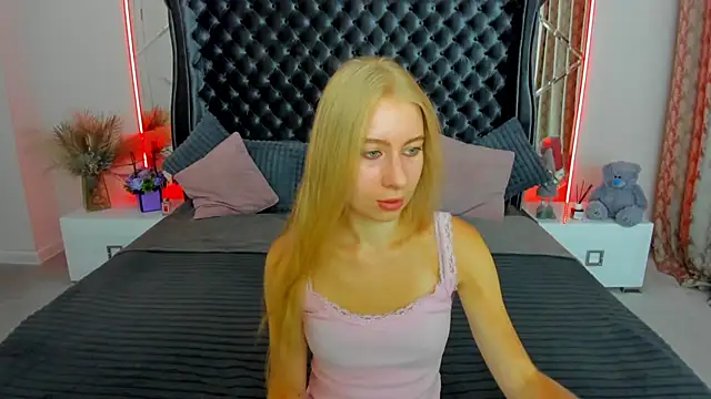 Alina Blonde online show from August 8, 2026, 5:47 am