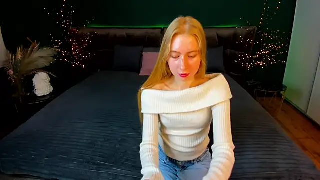 Alina Blonde online show from October 25, 2025, 6:34 am