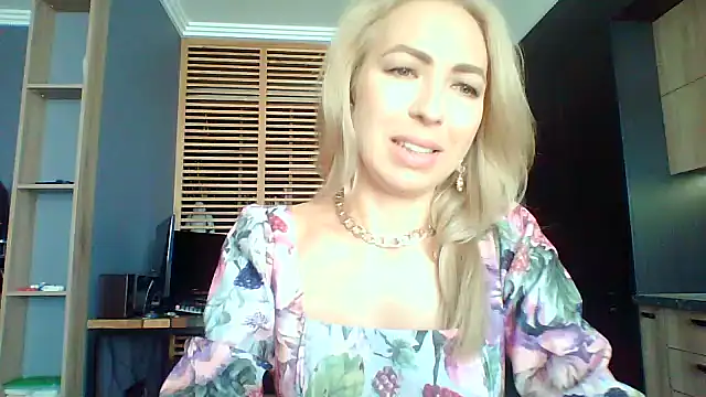Snapshot of Ivvona chatting on July 18, 2026, 11:30 am Ivvona online show from July 18, 2026, 11:30 am