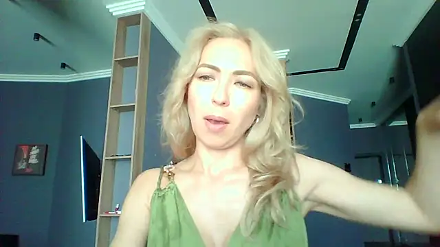 Snapshot of Ivvona chatting on July 20, 2026, 11:45 am Ivvona online show from July 20, 2026, 11:45 am