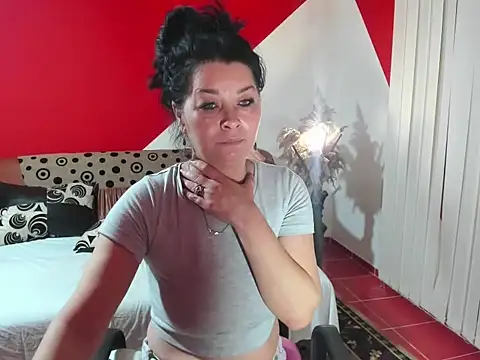 Soffy Skye online show from December 3, 2025, 4:02 am