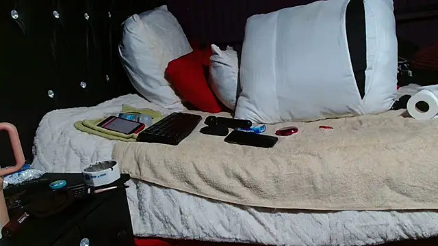 Bustyboobs02xx online show from May 3, 2026, 7:35 am