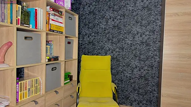 AzureEyes online show from November 17, 2025, 3:27 pm