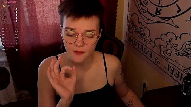 KrisNeal online show from October 11, 2025, 9:43 am