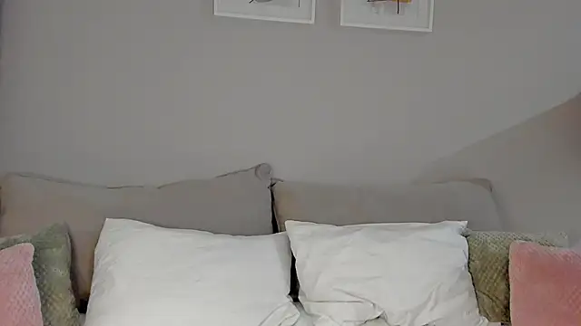 Stefa Evans online show from September 22, 2025, 4:13 pm