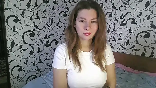 YourEmilie online show from October 21, 2025, 7:52 am