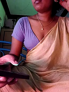 Snapshot of Tamil_Kavitha chatting on May 6, 2026, 5:22 am Tamil Kavitha online show from May 6, 2026, 5:22 am