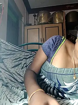 Snapshot of Tamil_Kavitha chatting on April 14, 2026, 6:13 pm Tamil Kavitha online show from April 14, 2026, 6:13 pm