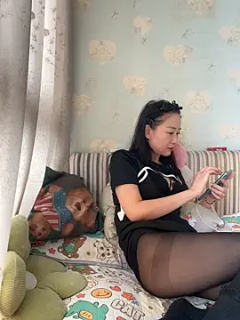 xiuchun100 online show from October 8, 2025, 2:57 am