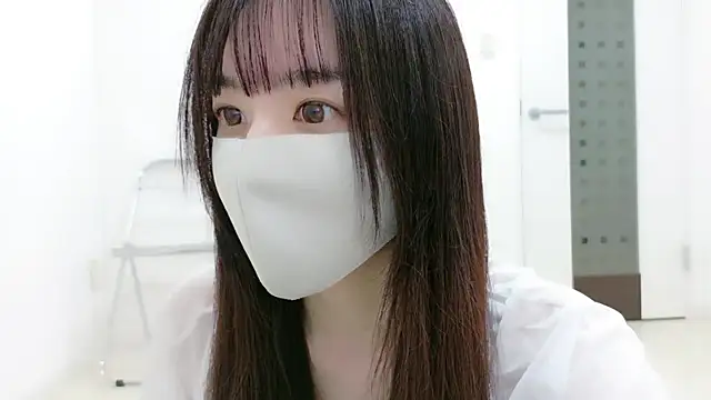  Mia land  online show from December 1, 2025, 1:23 pm