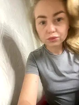 MartaLuna  online show from October 18, 2025, 5:48 pm