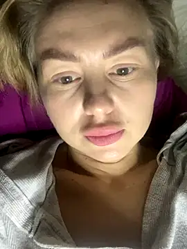 MartaLuna  online show from November 16, 2025, 7:40 pm