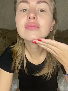 MartaLuna  online show from October 15, 2025, 9:17 am